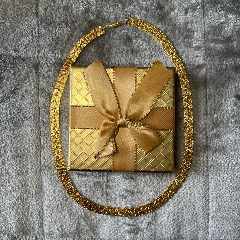 FREE WITH 3 🎁 | Gold Necklace